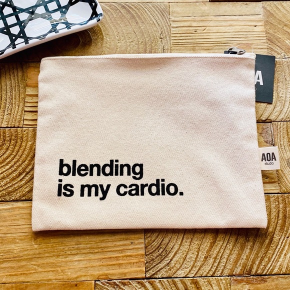 Blending Is My Cardio Cosmetic Pouch - Picture 1 of 3